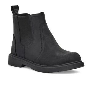 PERFECT FALL BOOTS! SHOP EARLY. UGG Bolden Boots. waterproof, black, & size 11.